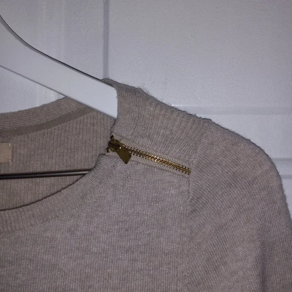 Touch of Cashmere Banana Republic oatmeal cream Sweater Small - Picture 3 of 8